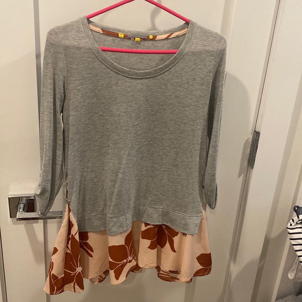 Cute grey shirt